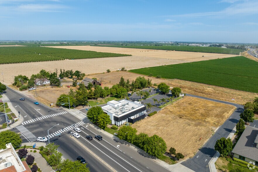 More Photos Of 3401 W Monte Vista Ave, Turlock Restaurant For Sale