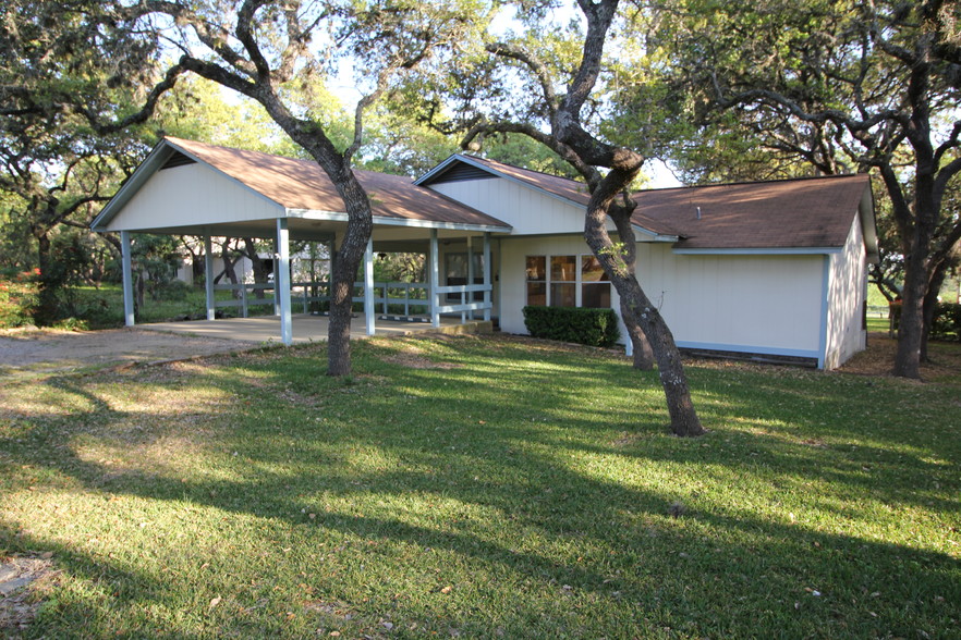 Primary Photo Of 623 State Highway 46 E, Boerne Office Residential For Lease