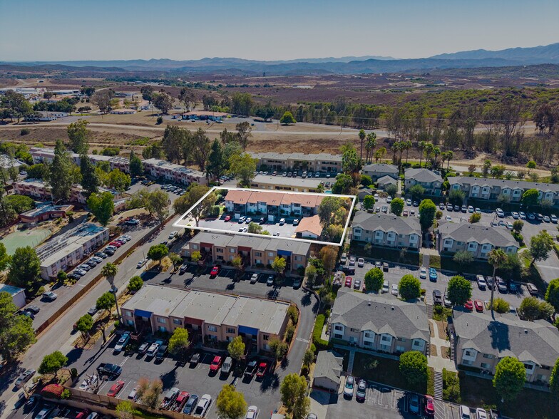 More Photos Of 725 Alturas Ln, Fallbrook Apartments For Sale