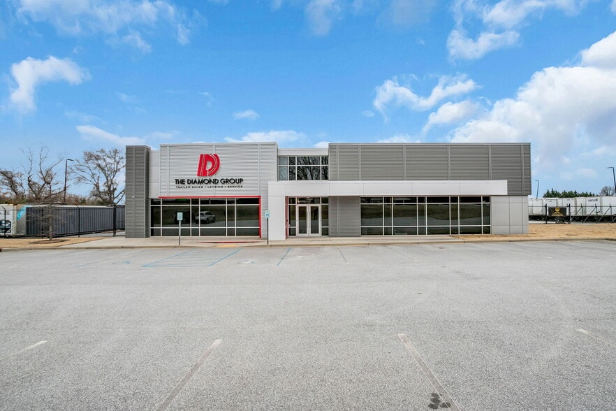 More Photos Of 438 Mayfield Rd, Duncan Flex For Sale