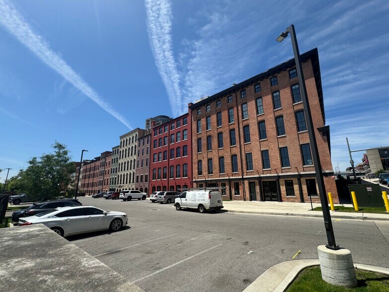 More Photos Of 100 N Summit St, Toledo Apartments For Lease