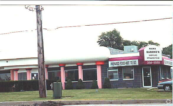 More Photos Of 9901 W 55th St, Countryside Restaurant For Lease