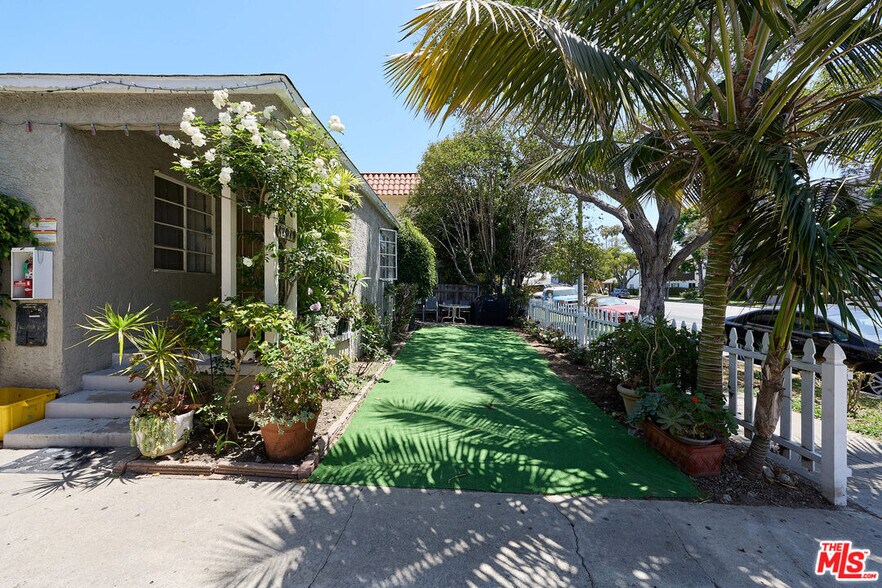 More Photos Of 12029 Washington Pl, Los Angeles Multifamily For Sale