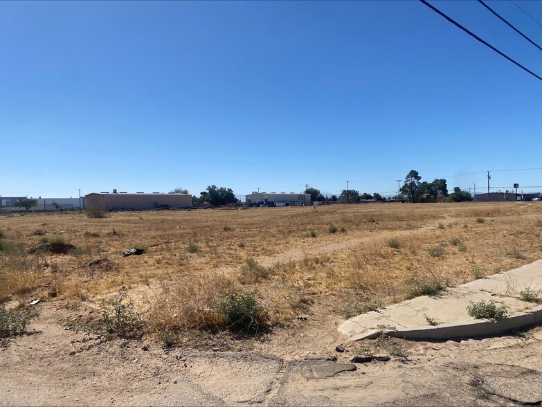 More Photos Of Bartlett Ave @ Pearmain, Adelanto Land For Sale