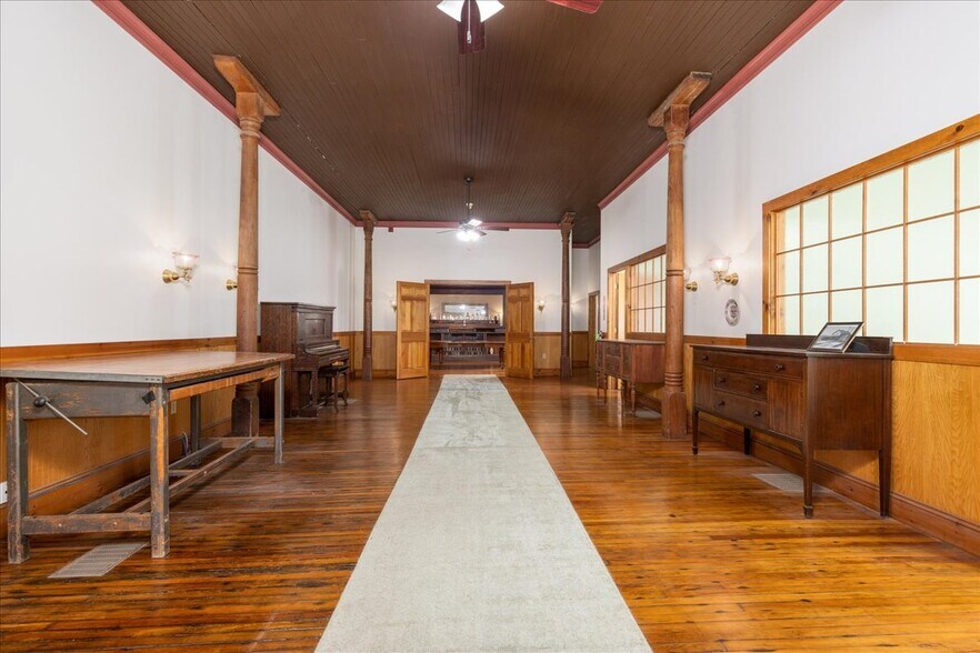 More Photos Of 1091 Jamison Rd, Elma Office For Sale