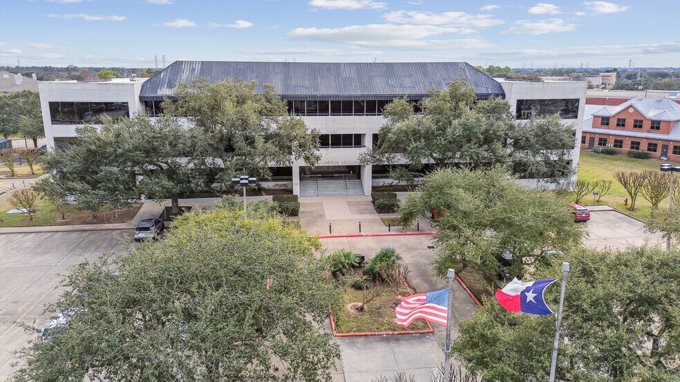 More Photos Of 3027 Marina Bay Dr, League City Medical For Sale