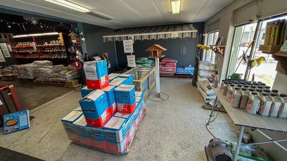 More Photos Of 407 2nd Ave NW, Rochester Light Distribution For Lease