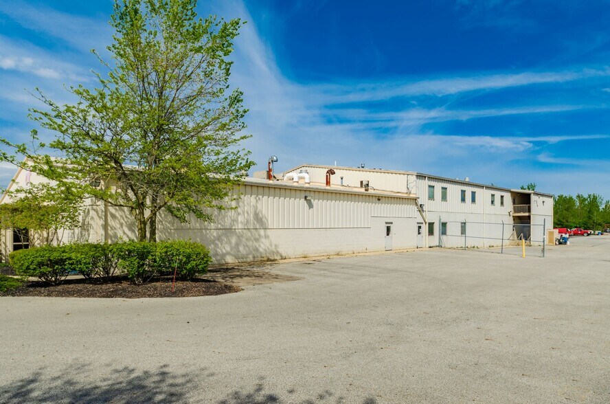 More Photos Of 2860 Fisher Rd, Columbus Unknown For Lease