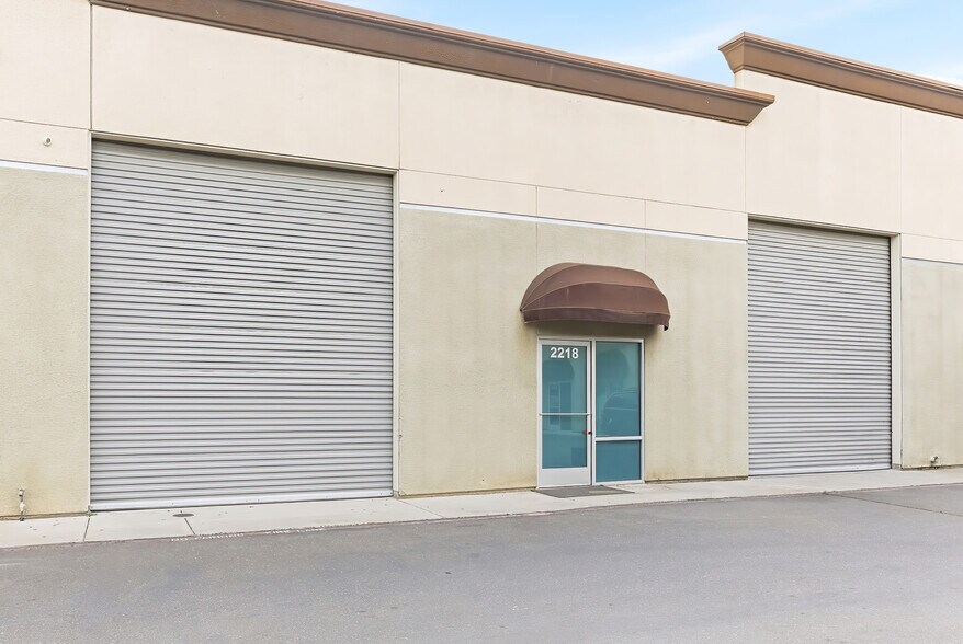 More Photos Of 2200-2248 MaryAnne Dr, Turlock Warehouse For Lease
