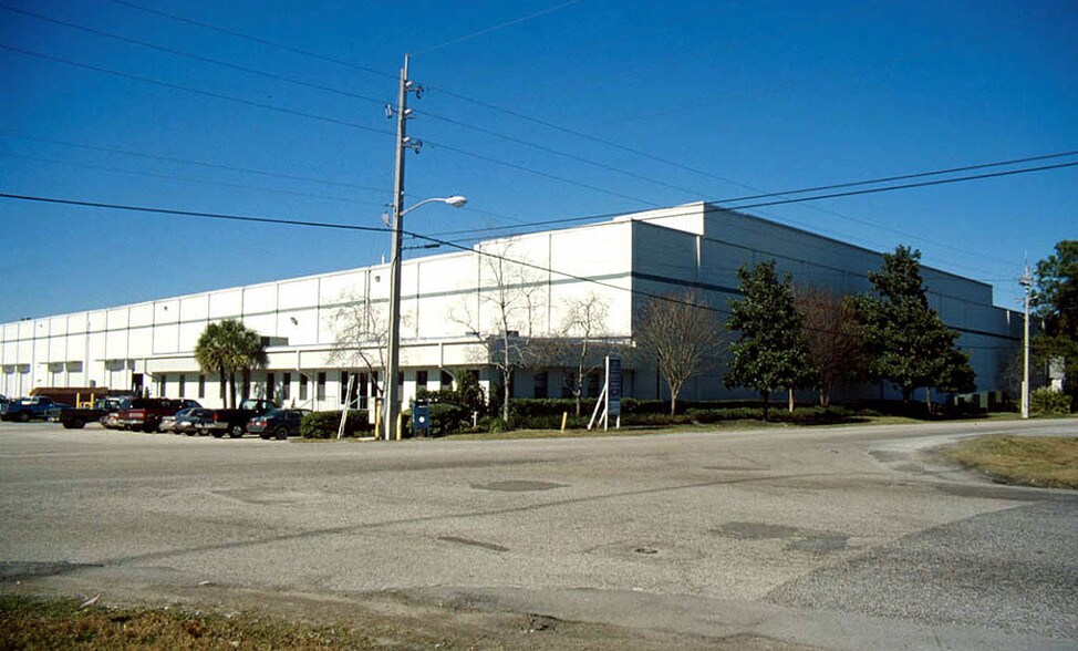 More Photos Of 500 Ellis Rd N, Jacksonville Warehouse For Lease