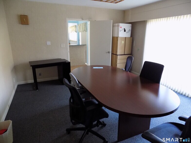 More Photos Of 85 Beleden Gardens Dr, Bristol Medical For Sale