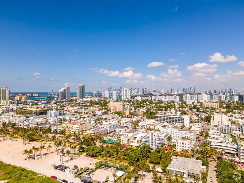 More Photos Of 918 Ocean Dr, Miami Beach Hotel For Sale