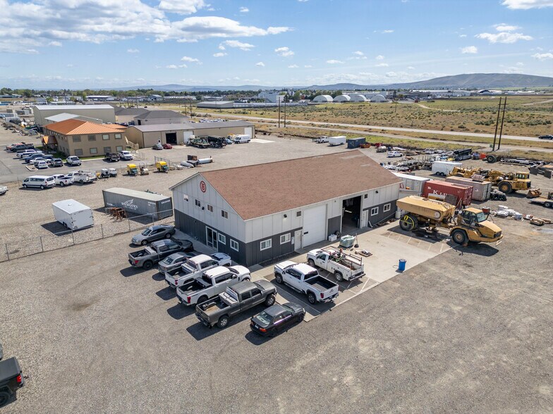 More Photos Of 2213 Henderson Loop, Richland Warehouse For Sale