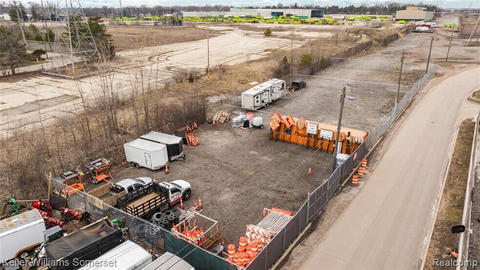 More Photos Of 121 E Montcalm St, Pontiac Land For Lease