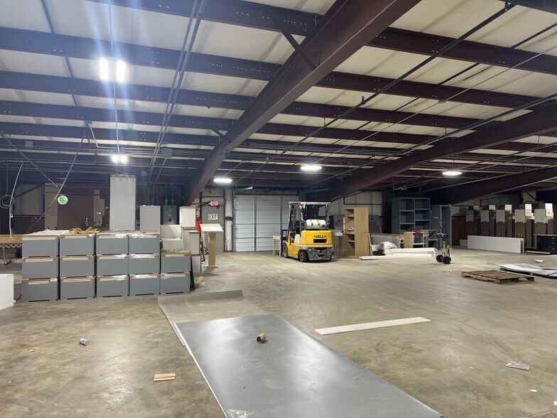 More Photos Of 1440 N Fifth St, Madison Warehouse For Lease