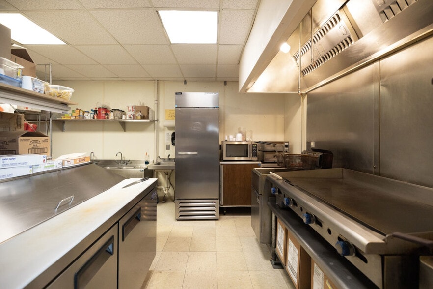 More Photos Of 100 S Washington St, Lake City Restaurant For Sale