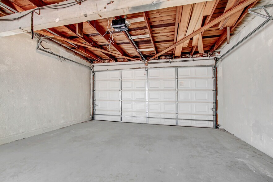 More Photos Of 5709 E Beverly Blvd, Los Angeles Office Residential For Lease