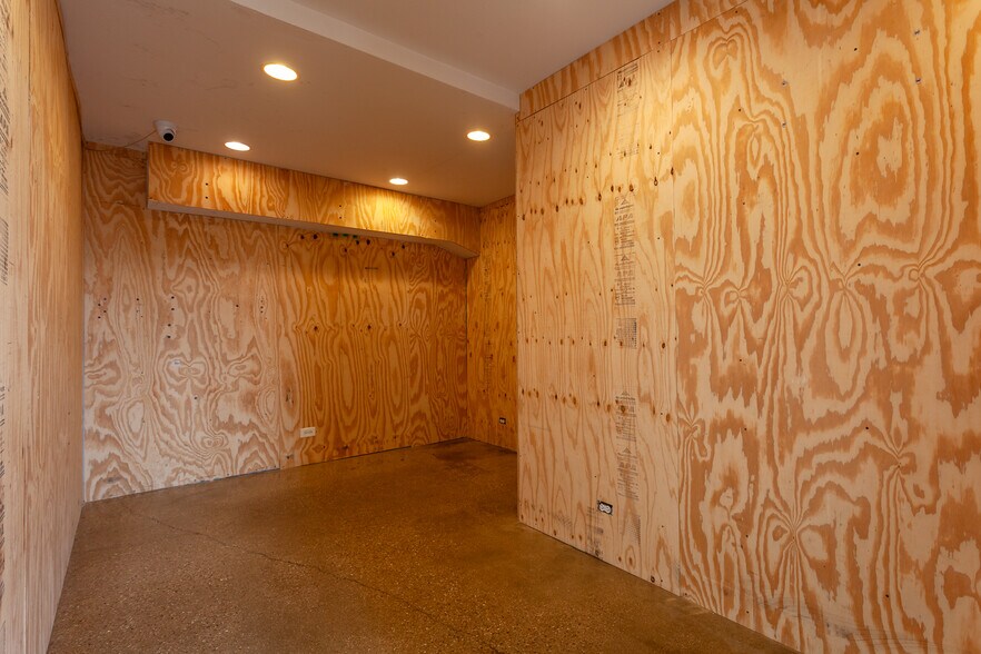 More Photos Of 2425 W 14th St, Chicago Loft Creative Space For Lease