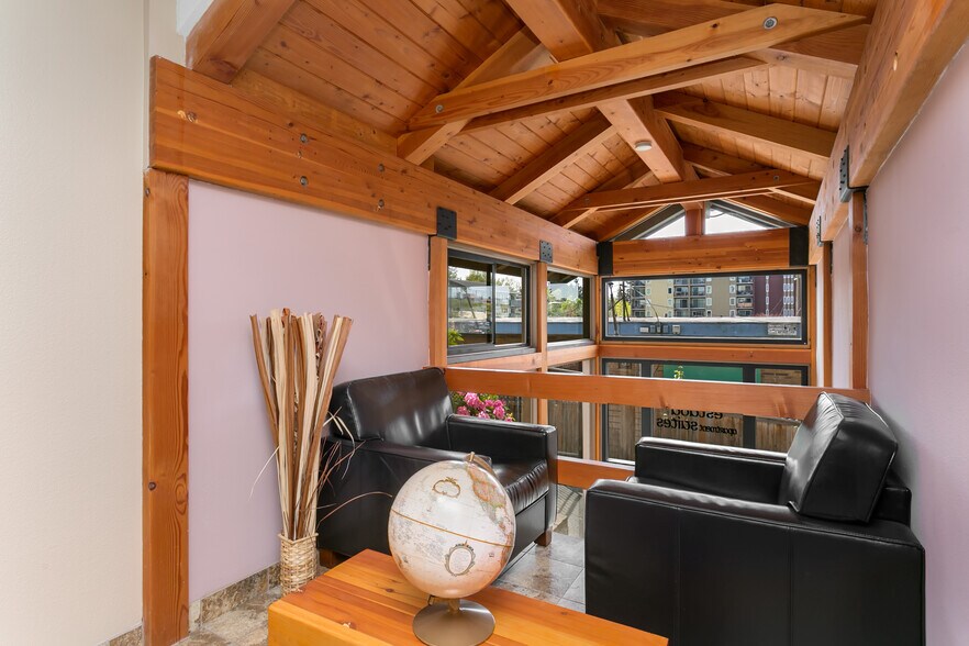 More Photos Of 12728 33rd Ave NE, Seattle Multifamily For Sale