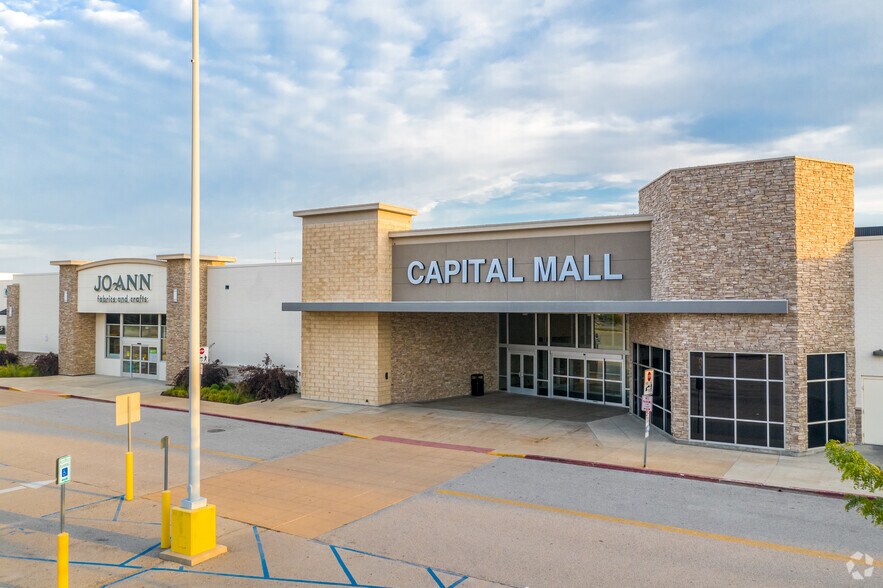 Primary Photo Of 3600 Country Club Dr, Jefferson City Unknown For Lease