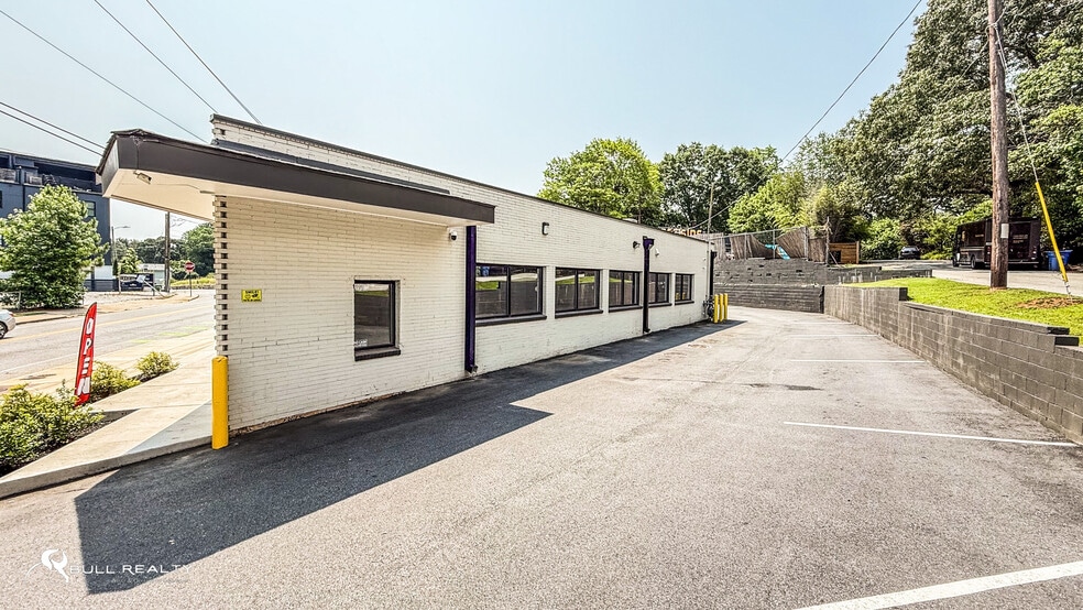 More Photos Of 845 Flat Shoals Ave SE, Atlanta Freestanding For Lease