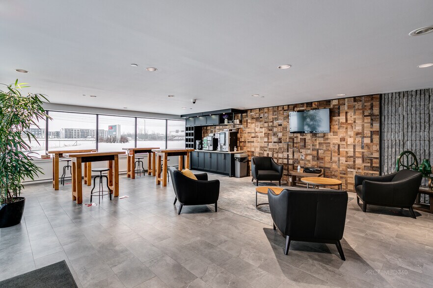 More Photos Of 3200 Rue 2E, Longueuil Warehouse For Lease
