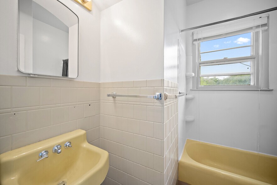More Photos Of 1518 N Wahsatch Ave, Colorado Springs Apartments For Sale