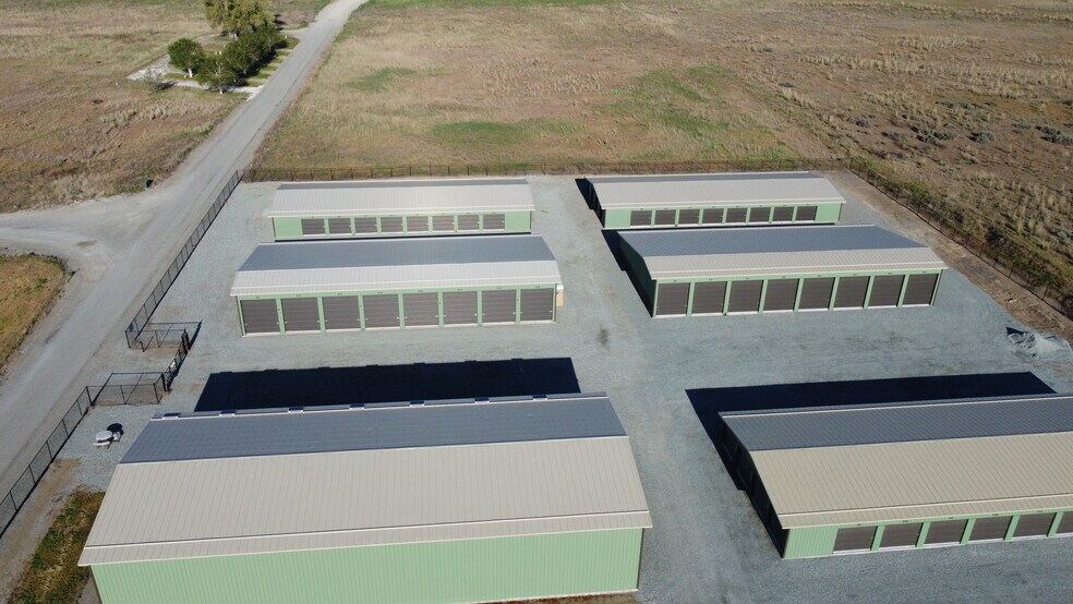 More Photos Of 8 Hacienda Ln, Brewster Self Storage For Sale