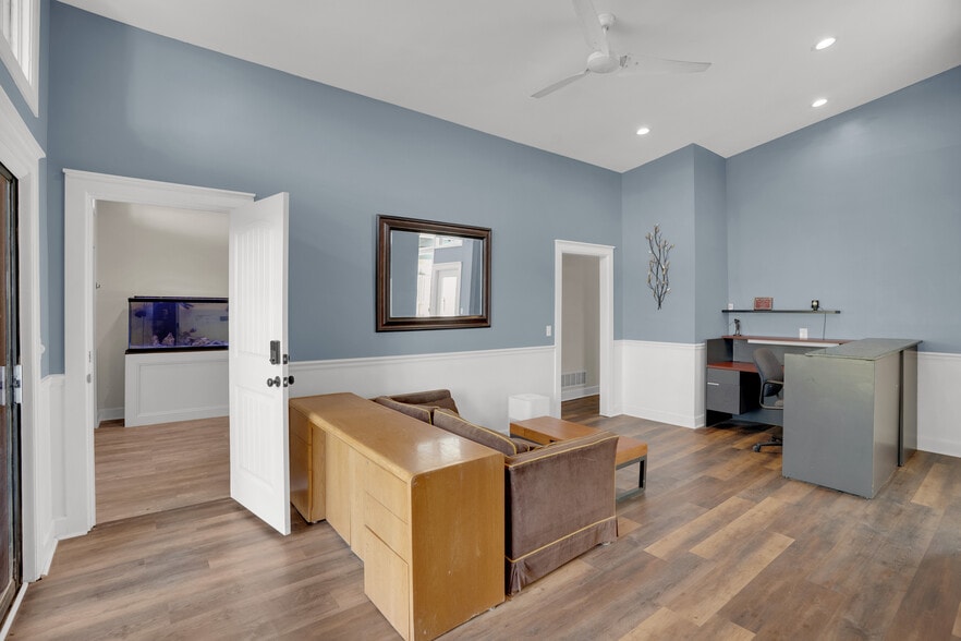 More Photos Of 128 Latonea Dr, Columbia Office Residential For Sale