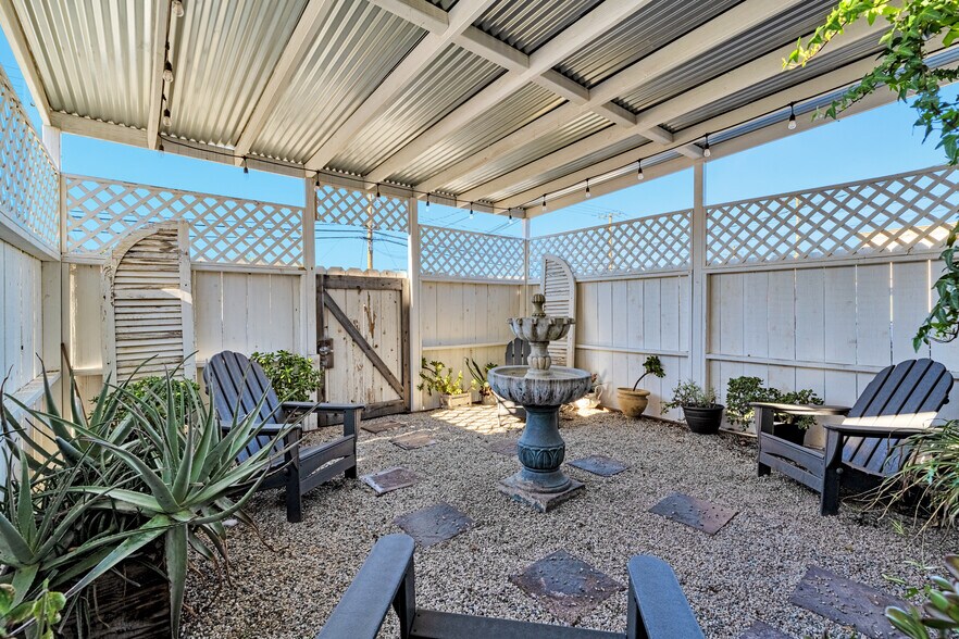 More Photos Of 24363 San Fernando Rd, Santa Clarita Freestanding For Sale
