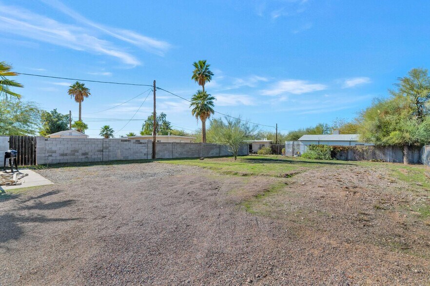 More Photos Of 8916 N 11th St, Phoenix Apartments For Sale