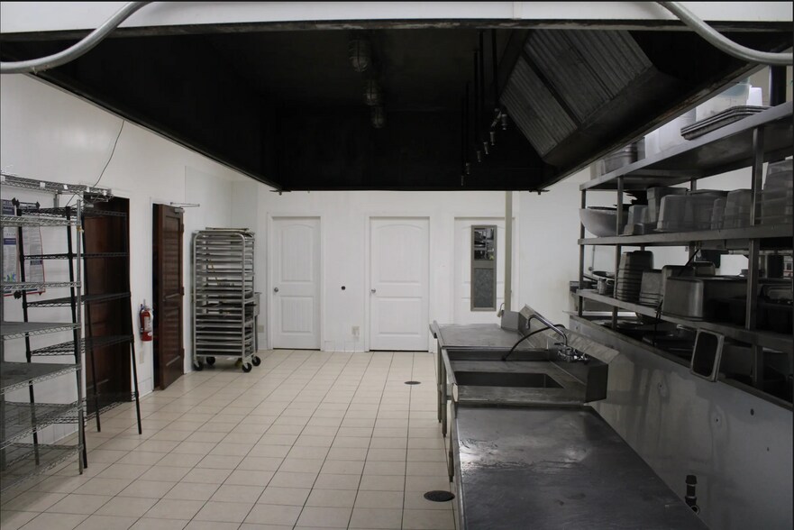 More Photos Of 336-340 E Grand Ave, Escondido Restaurant For Lease