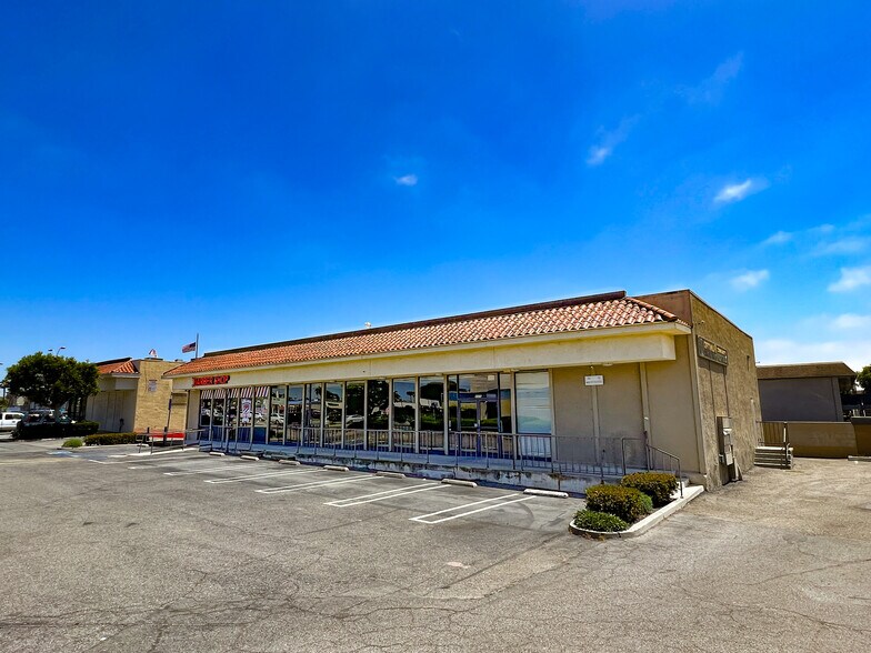 More Photos Of 6908-6916 Warner Ave, Huntington Beach Freestanding For Lease