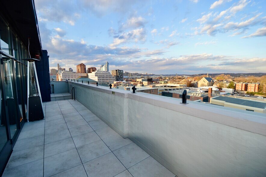 More Photos Of 535 Madison Ave, Covington Office For Lease