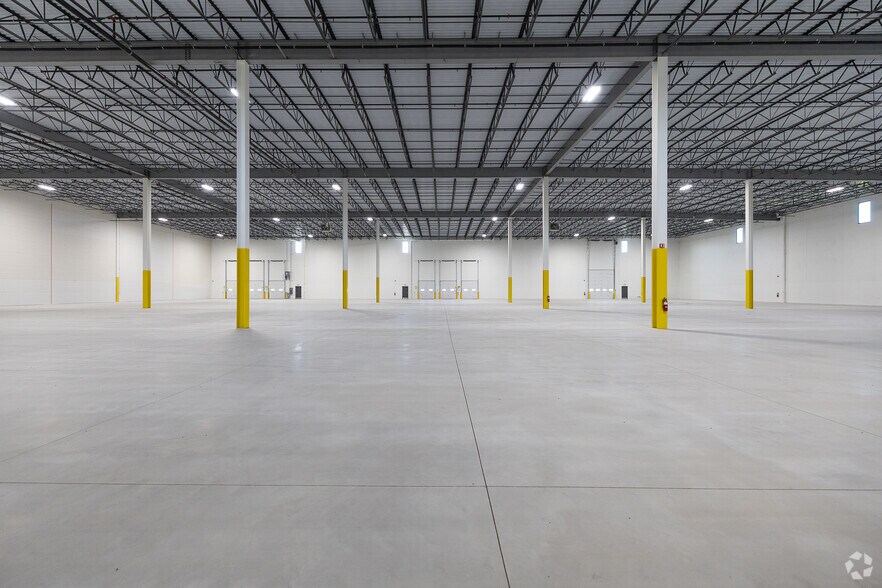 More Photos Of 13301 4 Mile Rd, Caledonia Warehouse For Lease