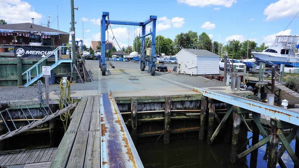 More Photos Of 8000 Gondek Drive, Parlin Marina For Sale