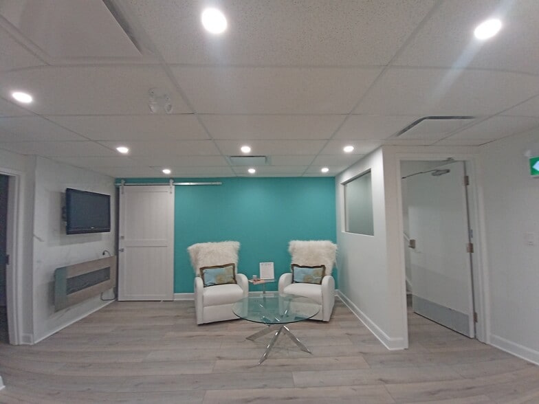 More Photos Of 69 Kempster Ave, Ottawa Office For Lease