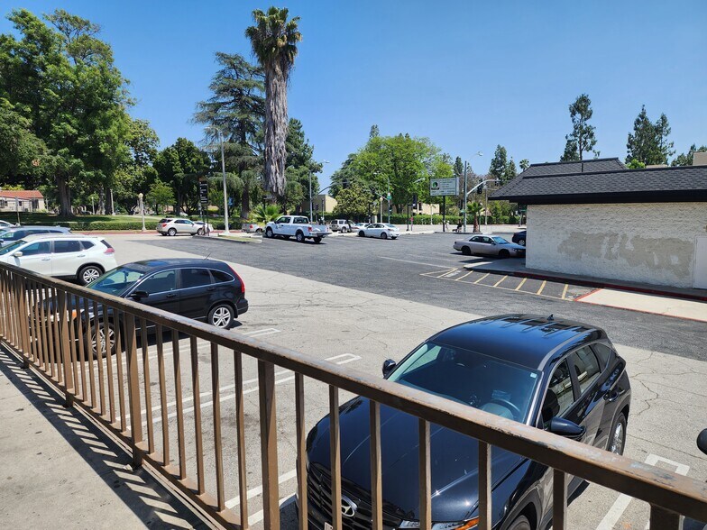 More Photos Of 1361 N Fair Oaks Ave, Pasadena Restaurant For Sale