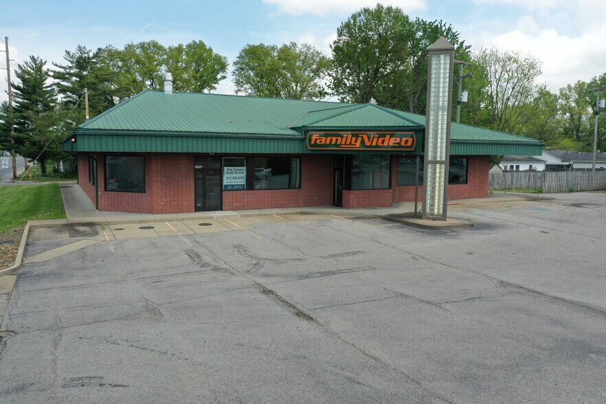 More Photos Of 2000 Covert Ave, Evansville Freestanding For Lease