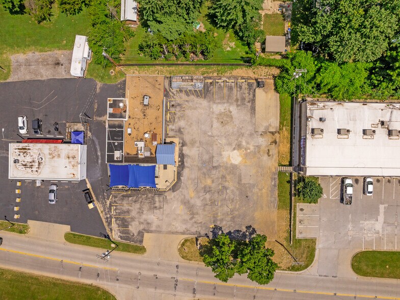 More Photos Of 2117 S 34th St, Kansas City Restaurant For Sale