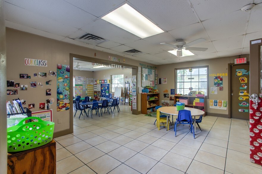 More Photos Of 2447 Raeford Rd, Orlando Daycare Center For Sale