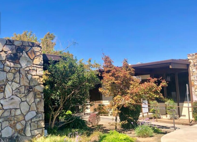 Primary Photo Of 1121 W Vine St, Lodi Medical For Lease