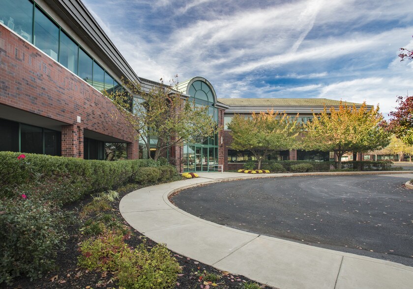 More Photos Of 11 Campus Blvd, Newtown Square Unknown For Lease