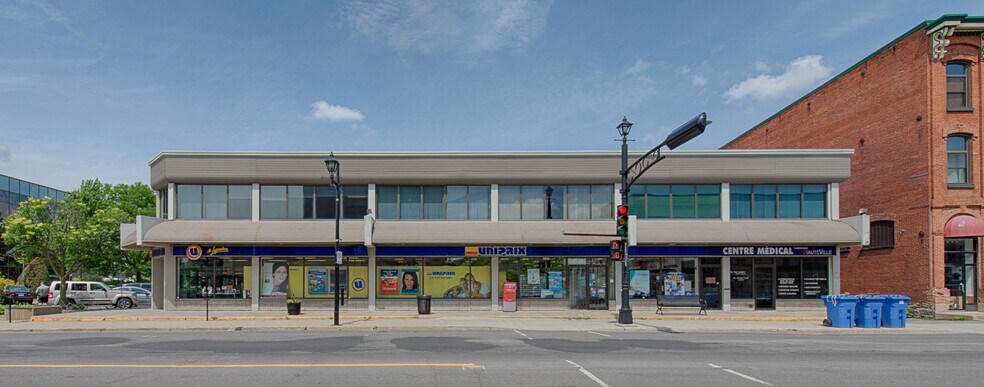 More Photos Of 35-55 Rue Principale, Granby General Retail For Lease