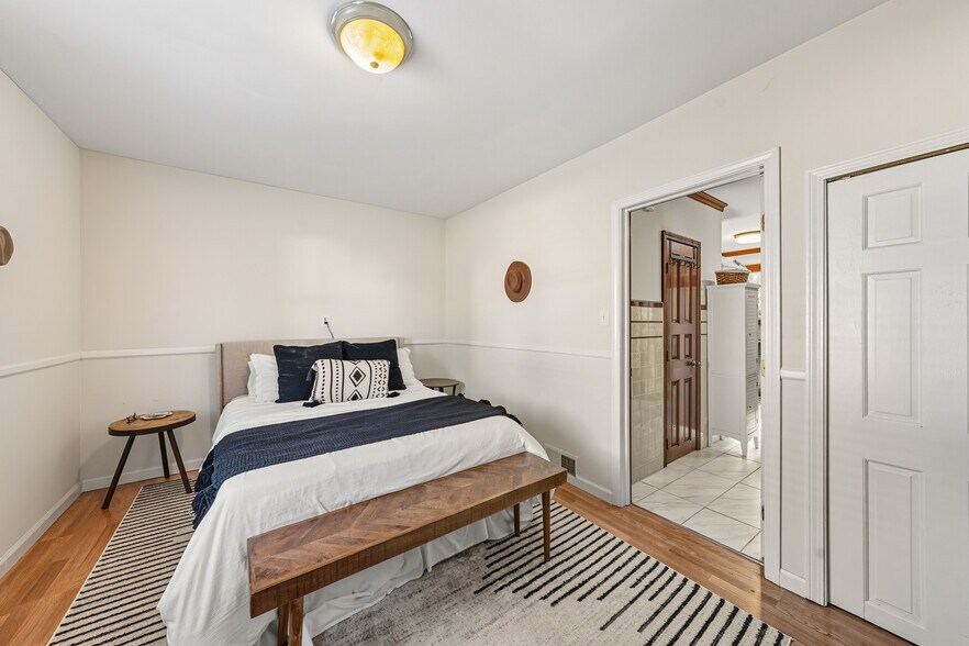 More Photos Of 40 Amboy Rd, Old Bridge Flex For Sale