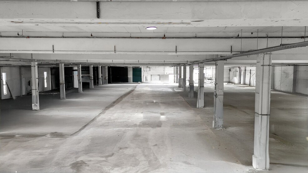 More Photos Of 2441 Viscount Row, Orlando Warehouse For Lease