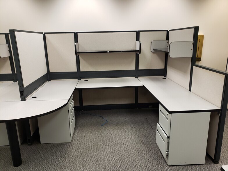 More Photos Of 495 Circle 85 St, College Park Warehouse For Lease