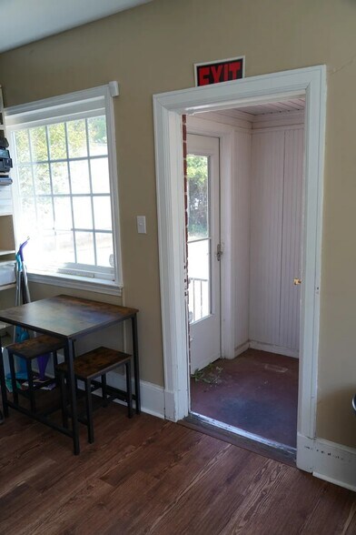 More Photos Of 1817 N Boulevard, Anderson Office For Sale