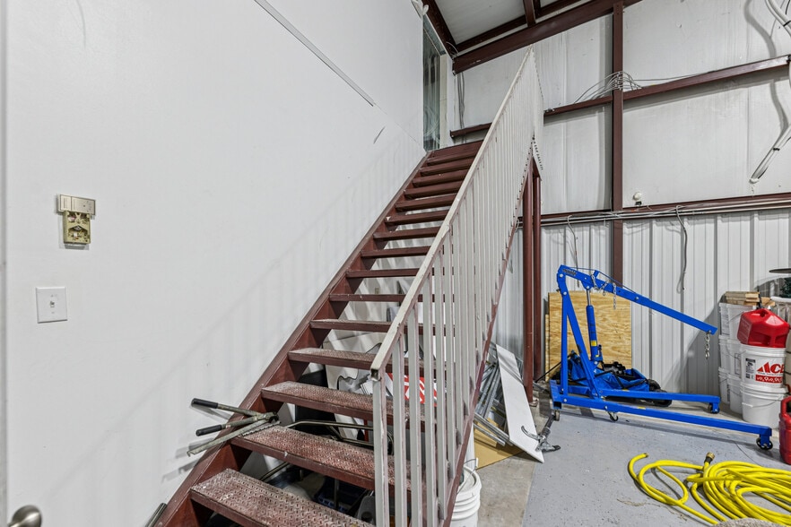 More Photos Of 395 W K Pl, Jenks Service For Sale