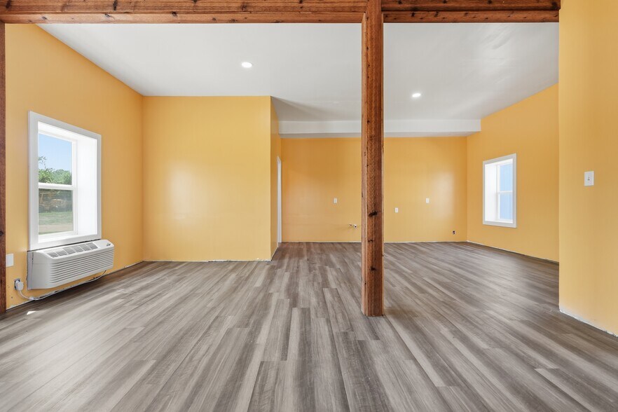 More Photos Of 10907 E 87th St, Raytown Multifamily For Sale